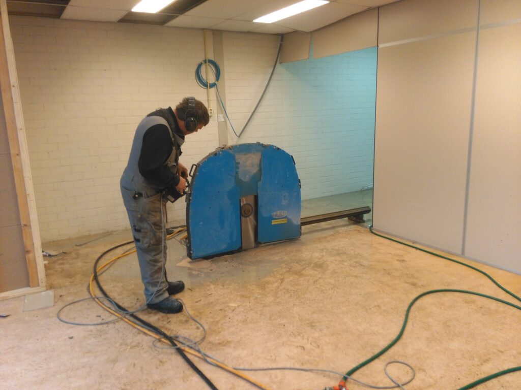 Zagen van een gat in de vloer voor de lift
